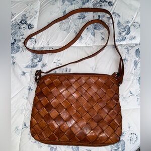 NWOT Vilenca Holland Genuine Leather Crossbody Bag